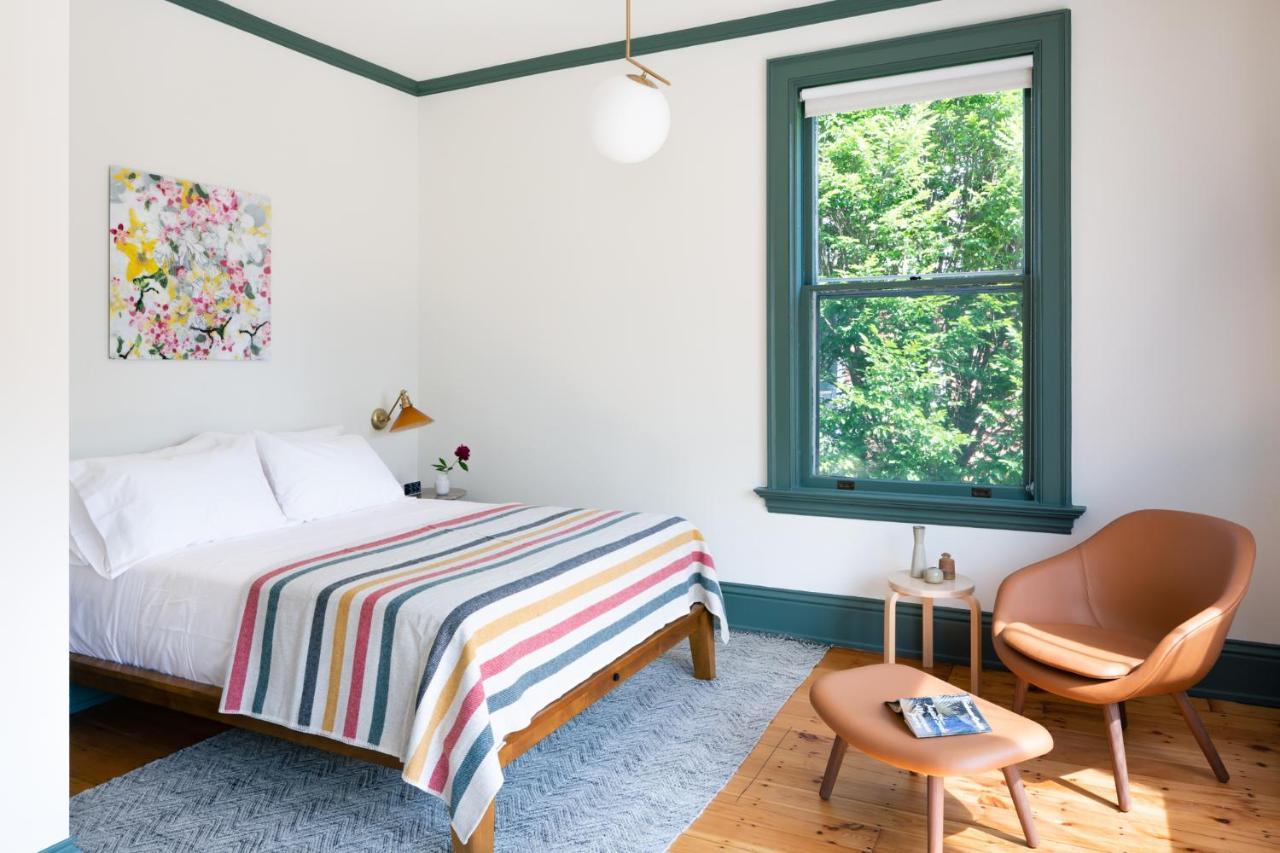 The Amelia Hotel Hudson Bagian luar foto