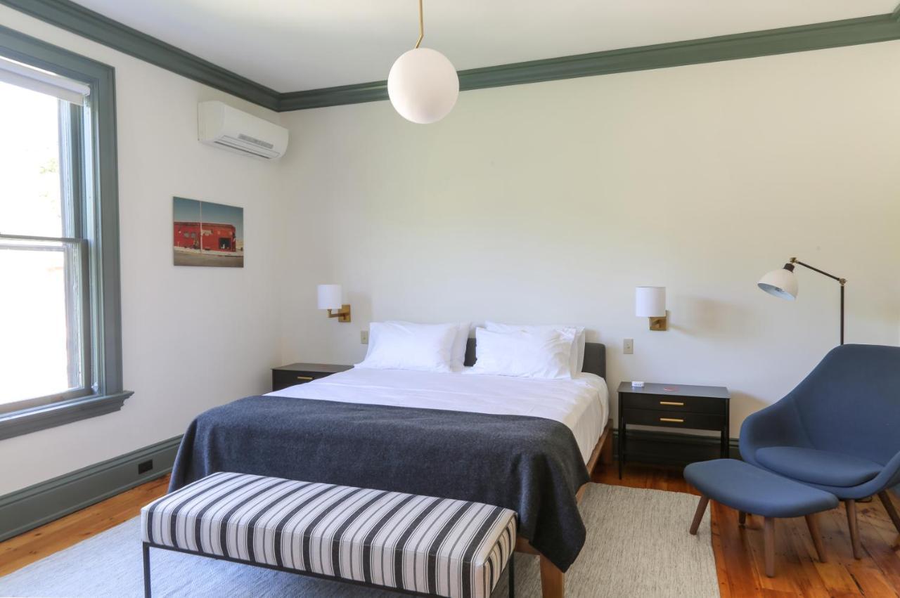 The Amelia Hotel Hudson Bagian luar foto